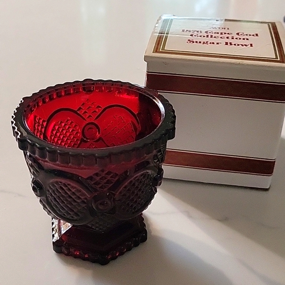 Avon 1876 Cape Cod Collection sugar bowl